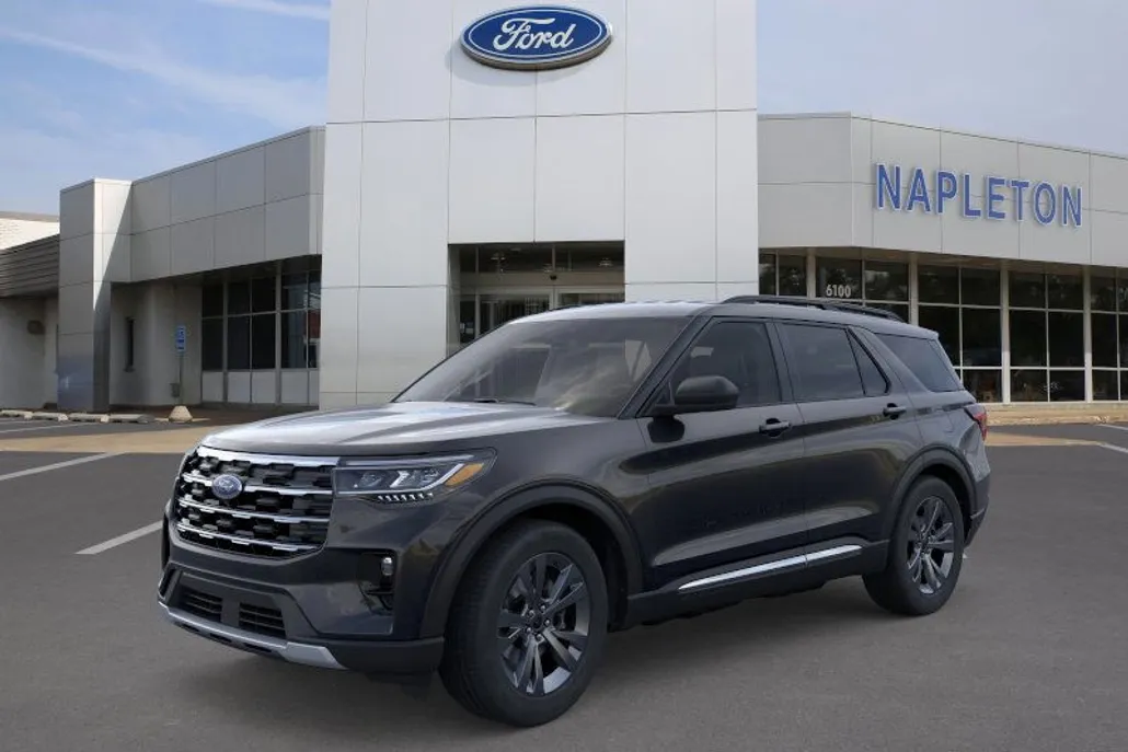 2025 Ford Explorer photo 1
