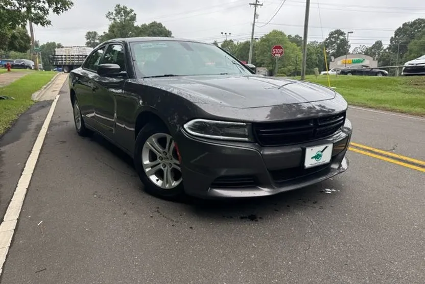 2018 Dodge Challenger SXT photo 1