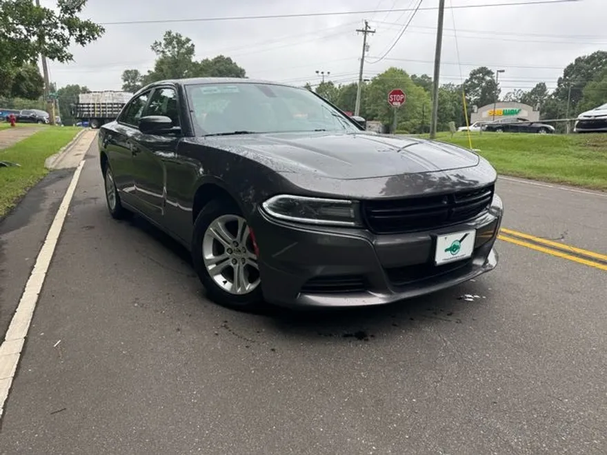 2018 Dodge Challenger SXT photo 1