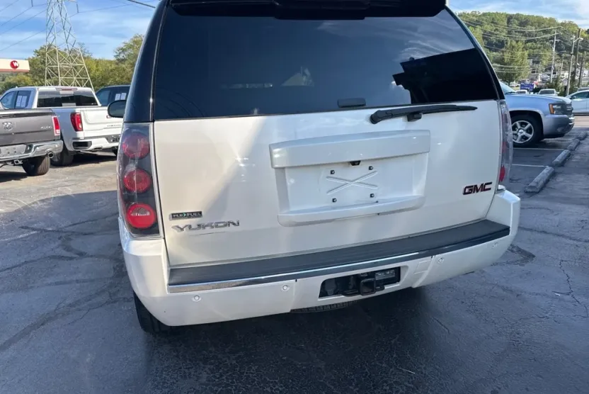 2012 Gmc Yukon 1500 Denali photo 1