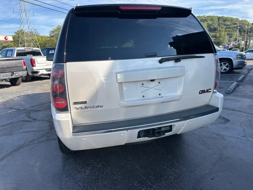 2012 Gmc Yukon 1500 Denali photo 1