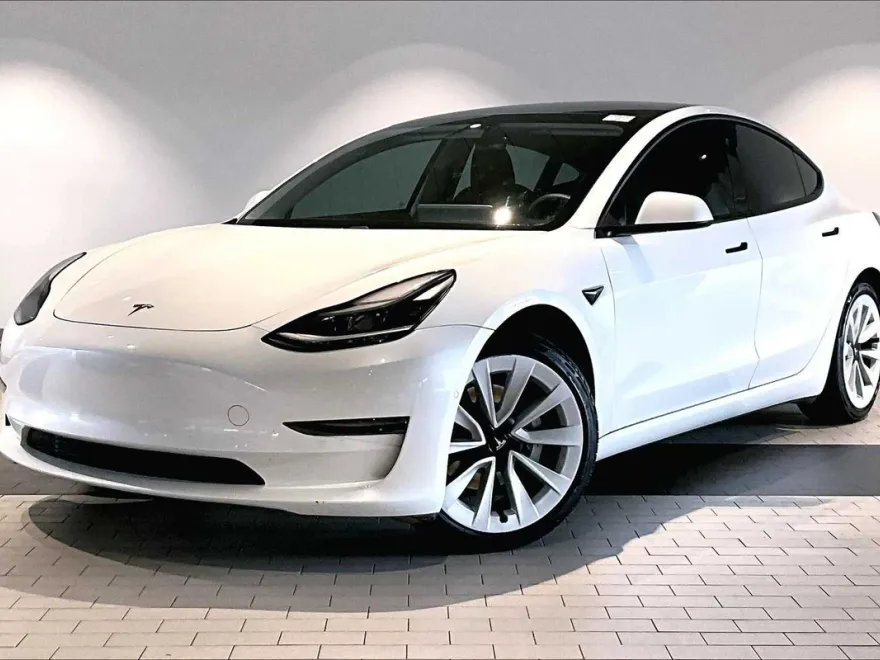 2021 Tesla Model 3 Standard Range Plus photo 1