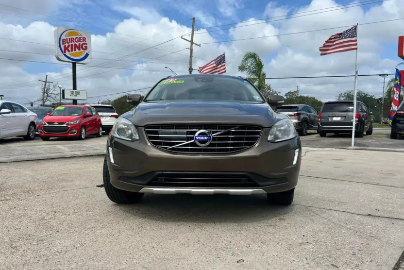 2015 Volvo XC60 T5 Platinum photo 1