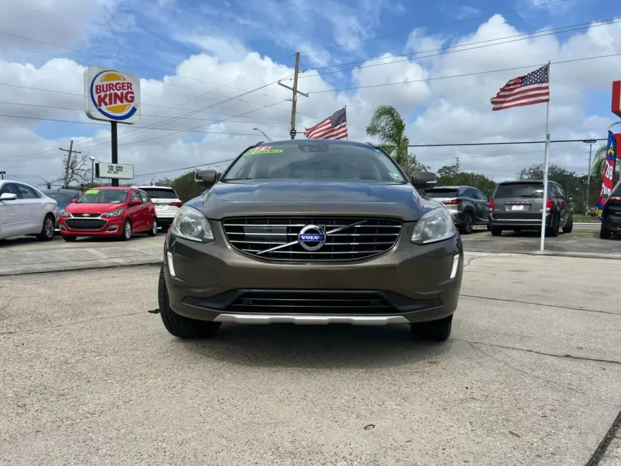 2015 Volvo XC60 T5 Platinum photo 1