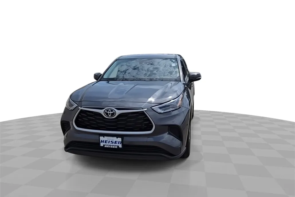 2023 Toyota Highlander L photo 1