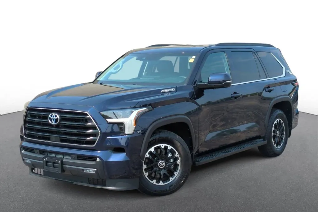 2024 Toyota Sequoia SR5 photo 1