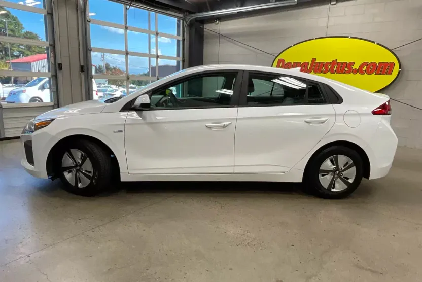 2017 Hyundai Ioniq Blue photo 1