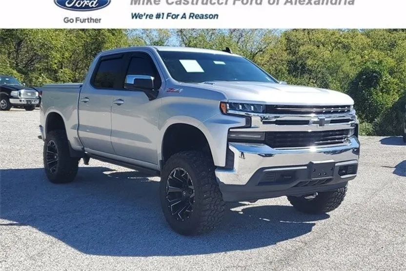2020 Chevrolet Silverado 1500 LT photo 1