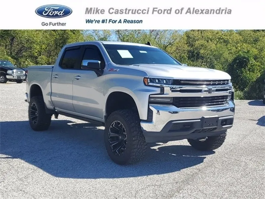2020 Chevrolet Silverado 1500 LT photo 1