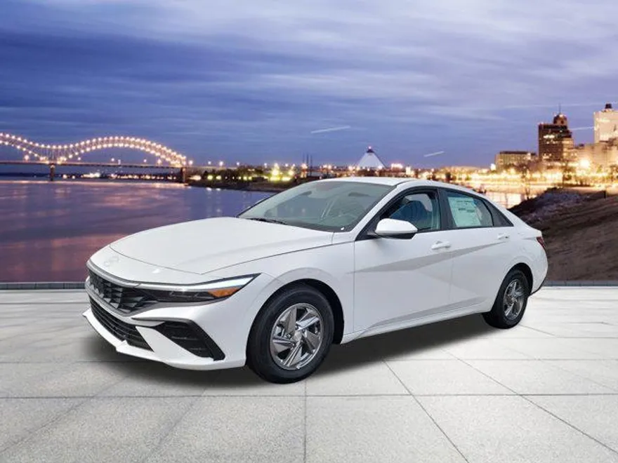 2025 Hyundai Elantra SE photo 1