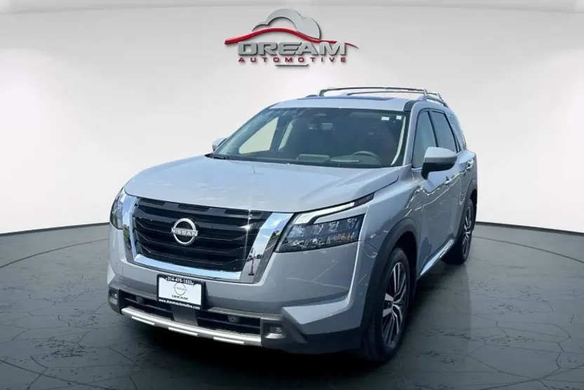 2025 Nissan Pathfinder Platinum photo 1