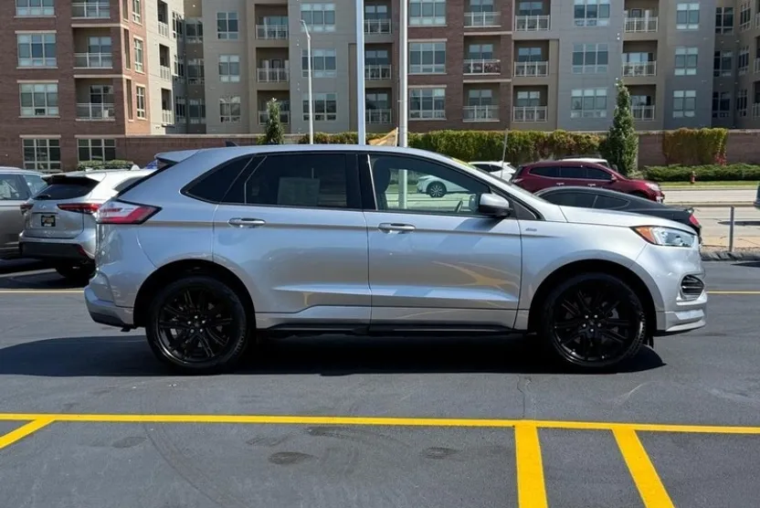2024 Ford Edge ST-Line photo 1