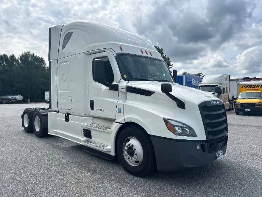 2021 Freightliner Cascadia 126" Sleeper Cab photo 1