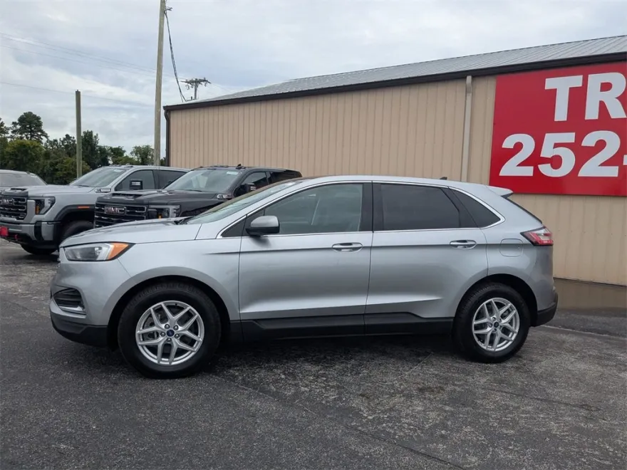 2022 Ford Edge SEL photo 1