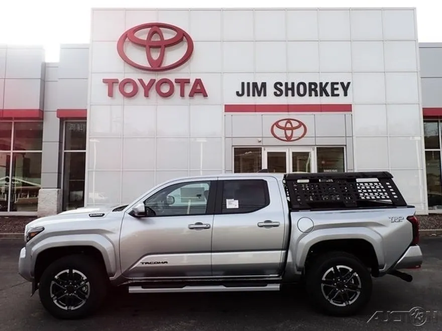 2025 Toyota Tacoma TRD Sport photo 1