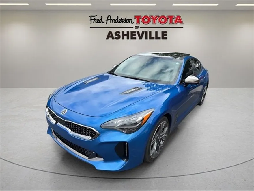 2019 Kia Stinger GT2 photo 1
