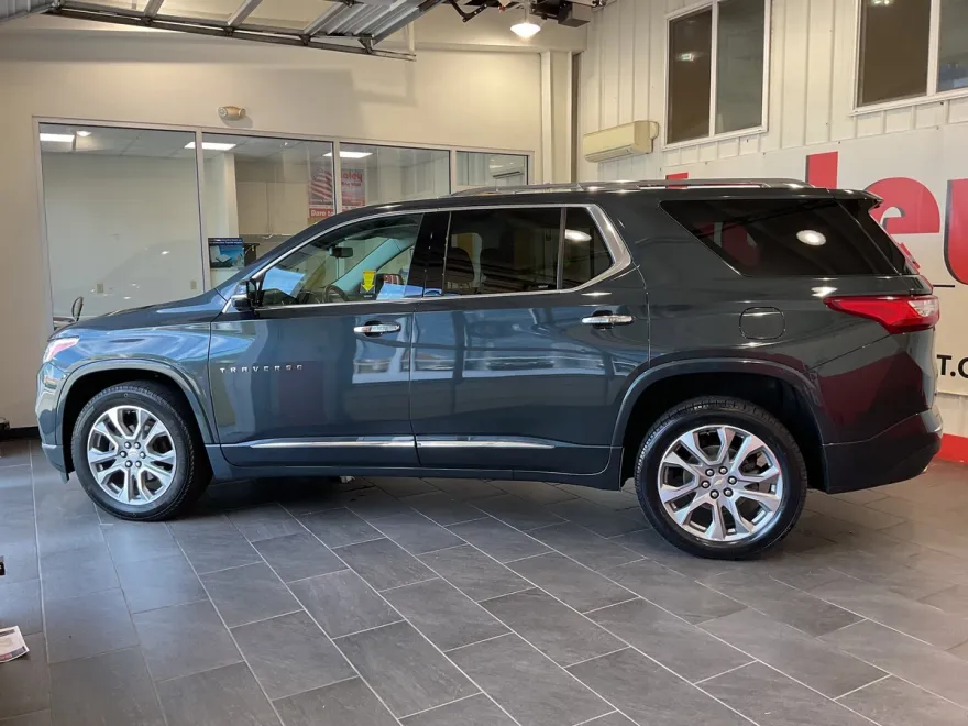2020 Chevrolet Traverse Premier photo 1