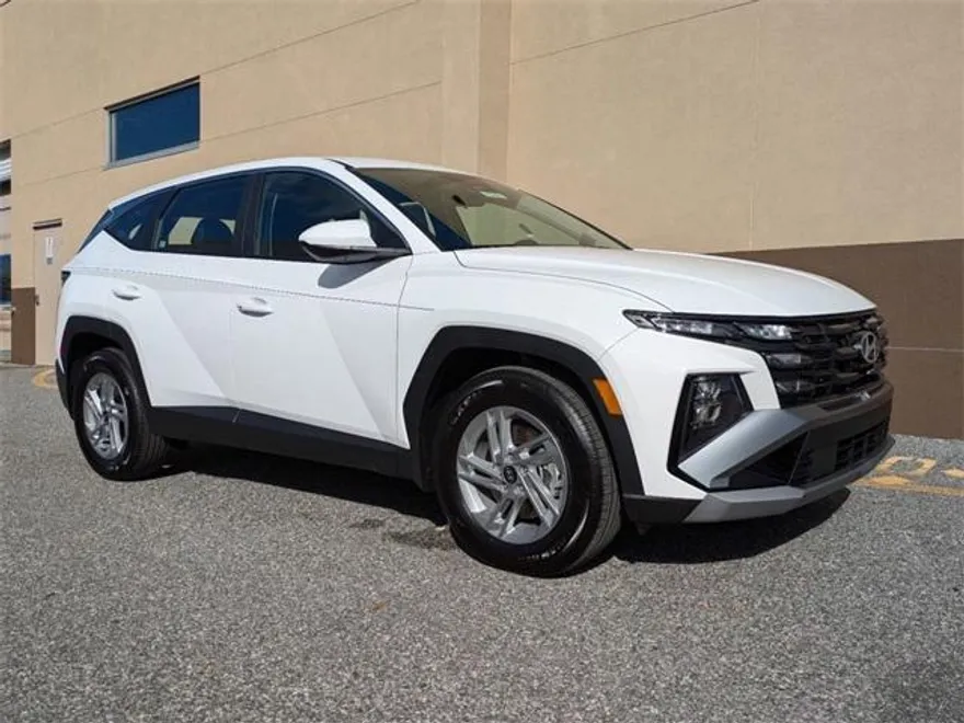 2025 Hyundai Tucson SE photo 1