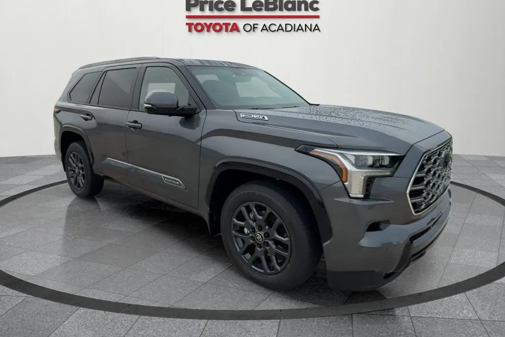 2025 Toyota Sequoia Platinum photo 1