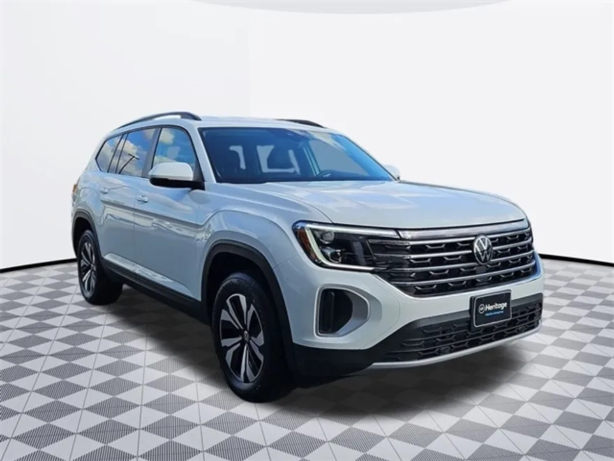 2024 Volkswagen Atlas SE photo 1