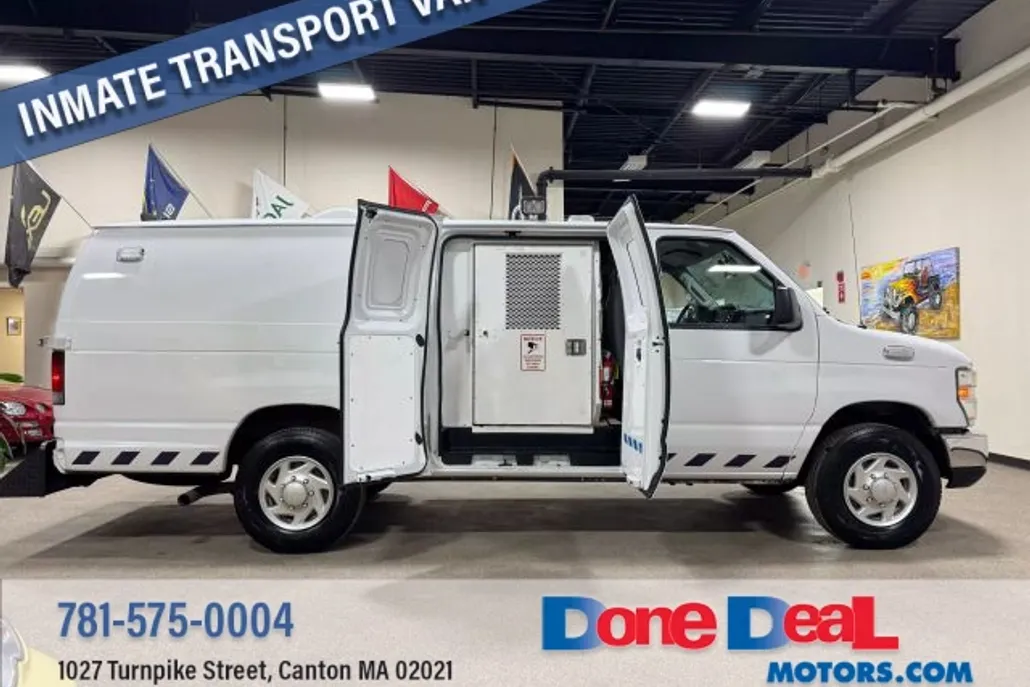 2012 Ford E-350 photo 1