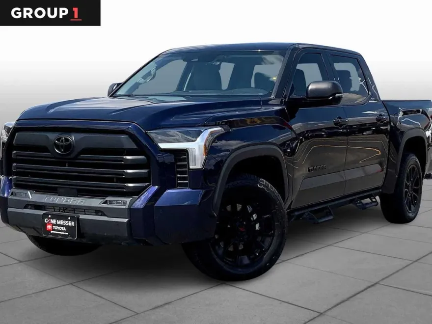 2023 Toyota Tundra SR5 CrewMax photo 1