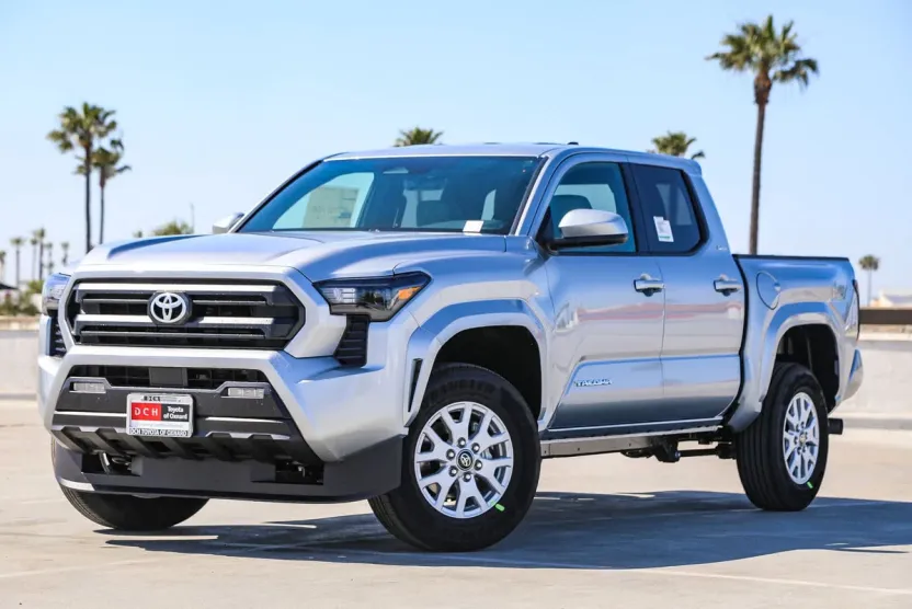 2025 Toyota Tacoma SR5 photo 1