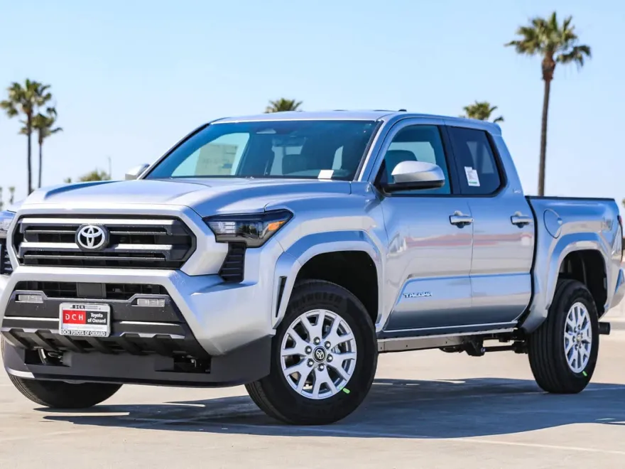 2025 Toyota Tacoma SR5 photo 1