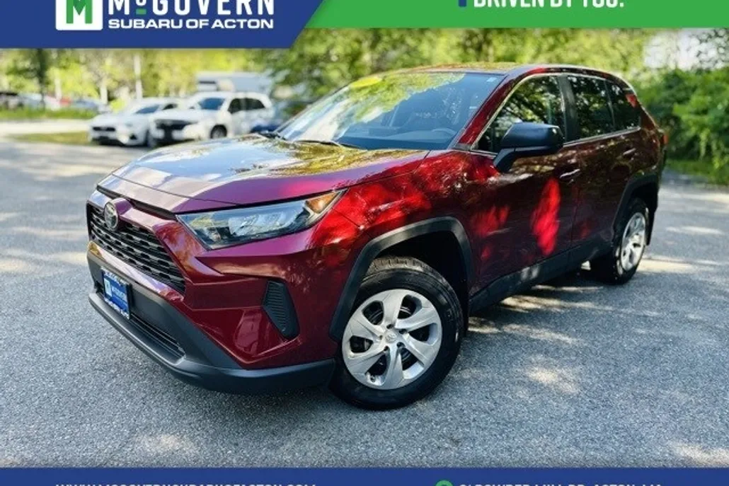 2022 Toyota RAV4 LE photo 1