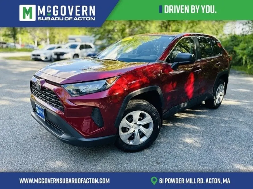 2022 Toyota RAV4 LE photo 1