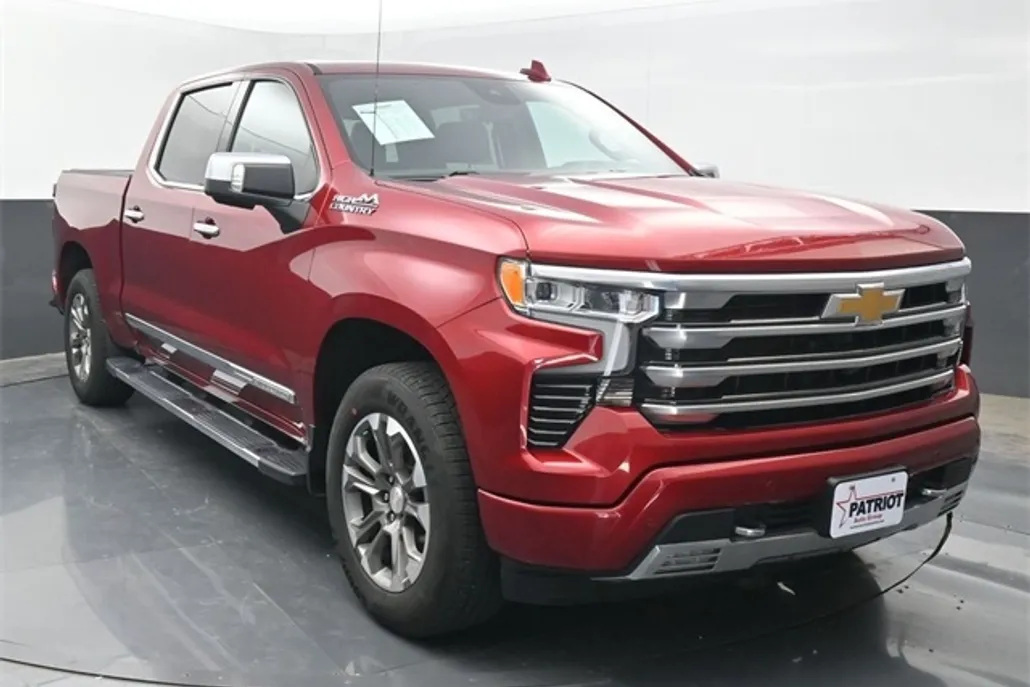 2023 Chevrolet Silverado 1500 High Country photo 1