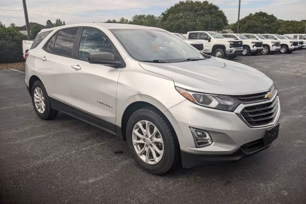 2021 Chevrolet Equinox LS photo 1