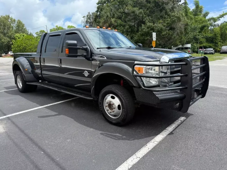 2013 Ford F-450 Lariat photo 1