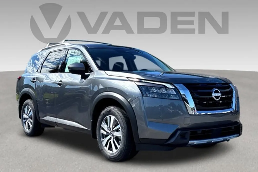 2025 Nissan Pathfinder SL photo 1
