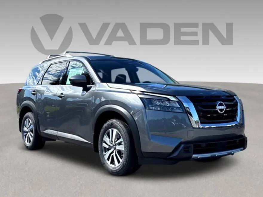 2025 Nissan Pathfinder SL photo 1