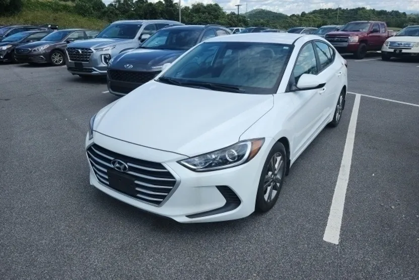 2018 Hyundai Elantra SEL photo 1
