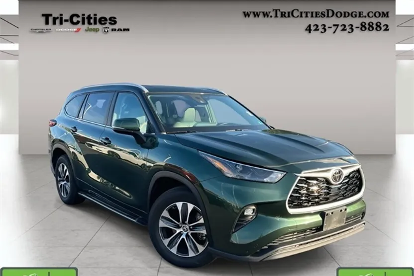 2023 Toyota Highlander XLE photo 1