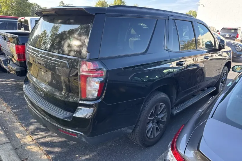 2021 Chevrolet Tahoe Z71 photo 1