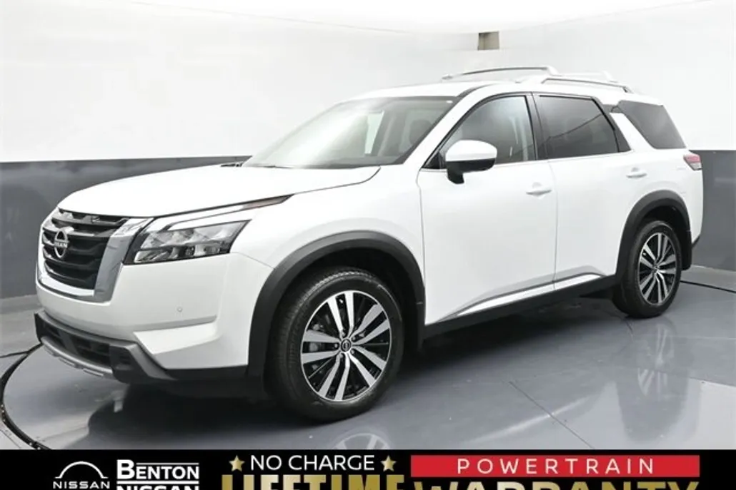2025 Nissan Pathfinder Platinum photo 1