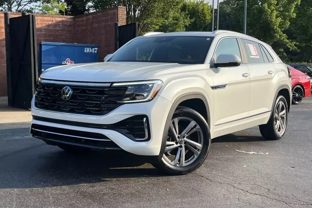 2024 Volkswagen Atlas Cross Sport SEL R-Line photo 1