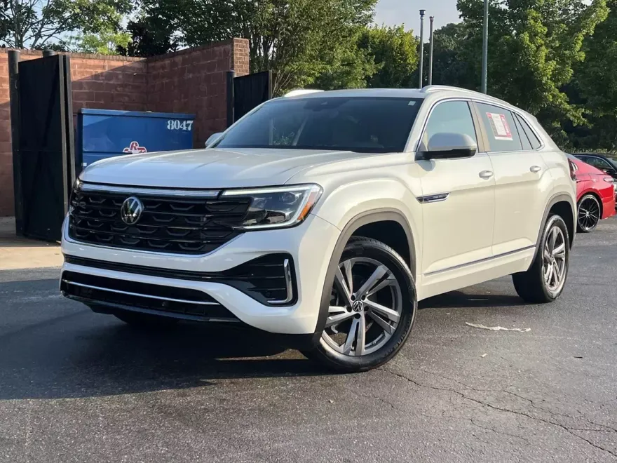 2024 Volkswagen Atlas Cross Sport SEL R-Line photo 1
