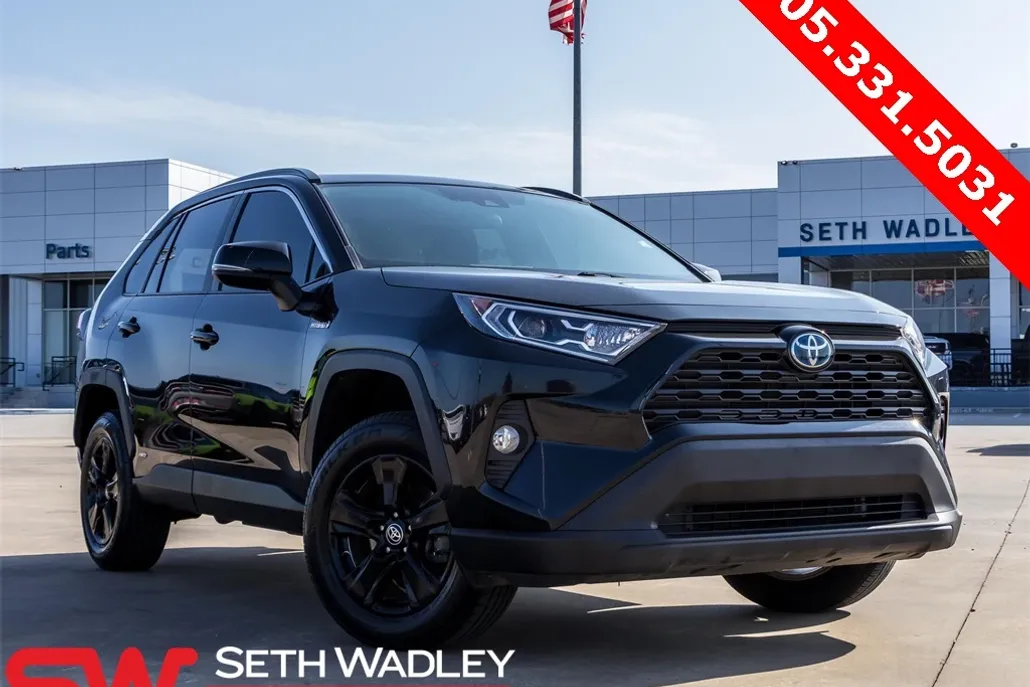 2021 Toyota RAV4 Hybrid XLE photo 1