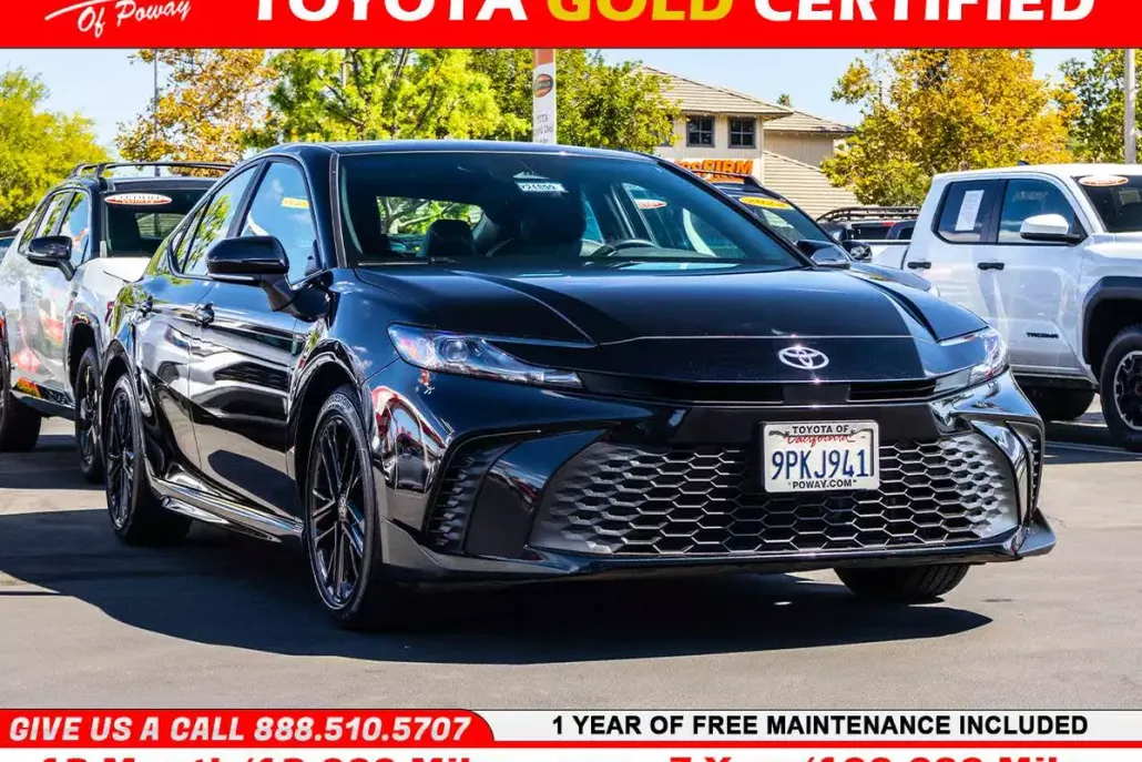 2025 Toyota Camry SE photo 1