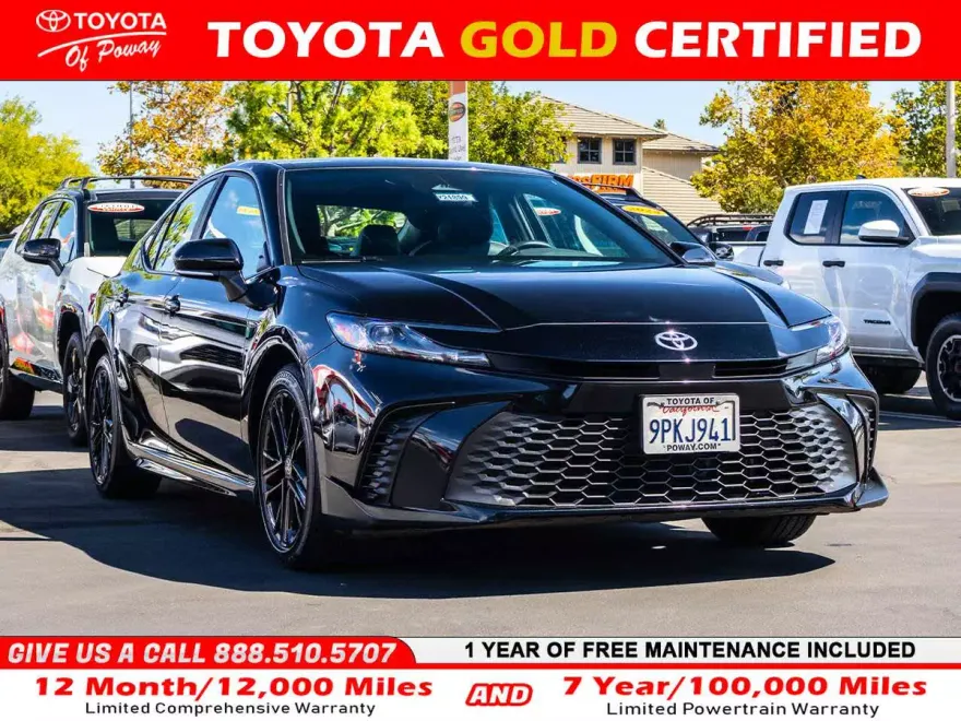 2025 Toyota Camry SE photo 1