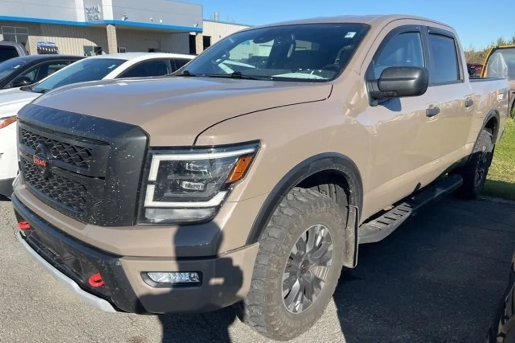 2022 Nissan Titan PRO-4X photo 1