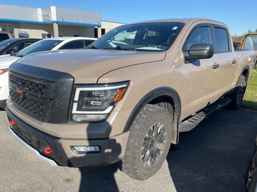2022 Nissan Titan PRO-4X photo 1