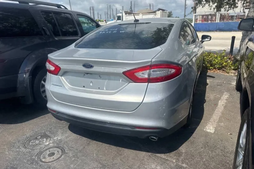 2015 Ford Fusion S photo 1