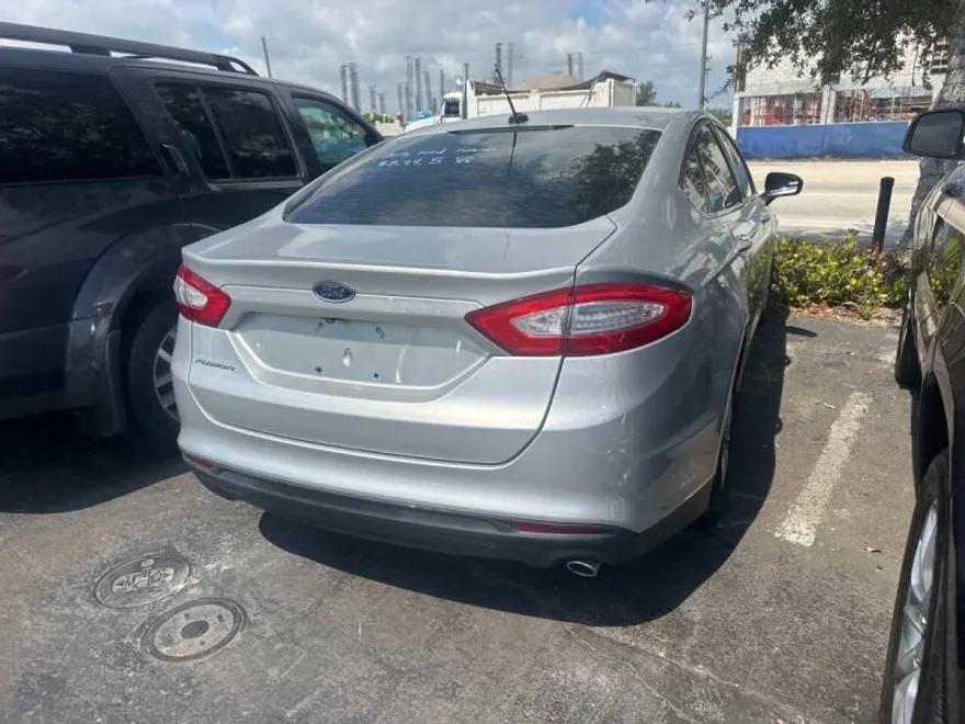 2015 Ford Fusion S photo 1