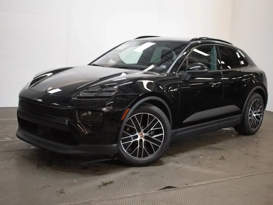 2025 Porsche Macan Electric 4 photo 1