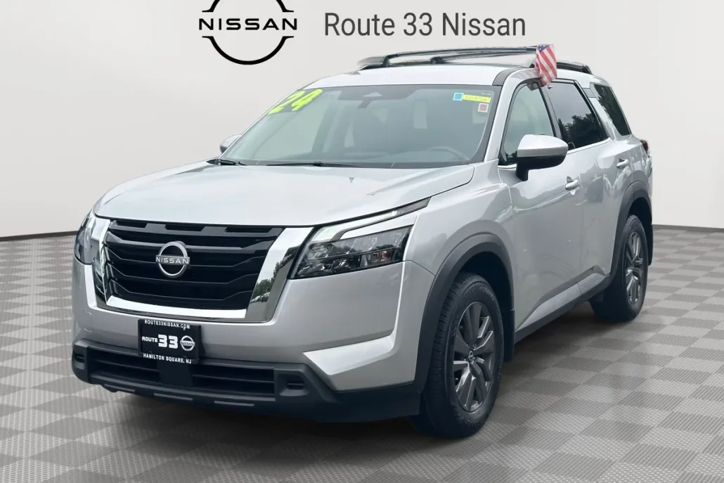 2024 Nissan Pathfinder SV photo 1